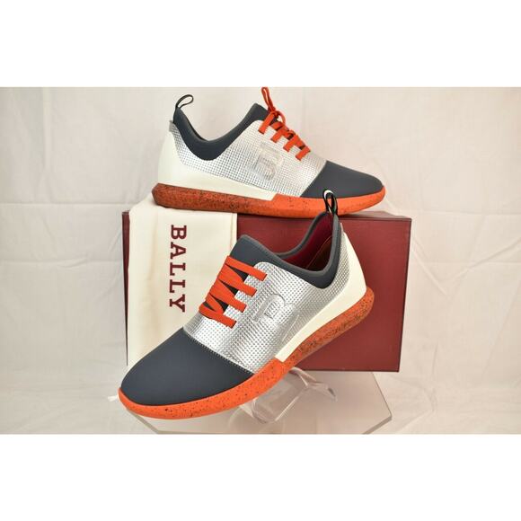 Athletic_Shoes